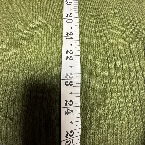 J. Crew Olive Turtleneck Sweater medium 100% cashmere - Picture 4 of 5